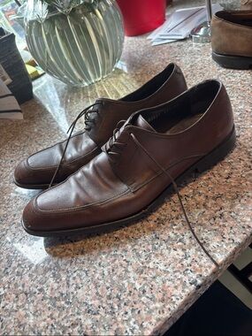 Classic Ferragamo Men's Brown Leather Lace-Up Dress Shoes